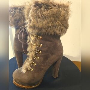 Luichiny brown suede heeled  ankle boots with faux fur trim Sz 10
